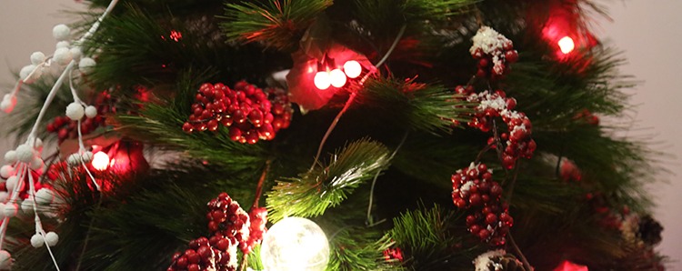 Decoramos el árbol de navidad con Leroy merlin